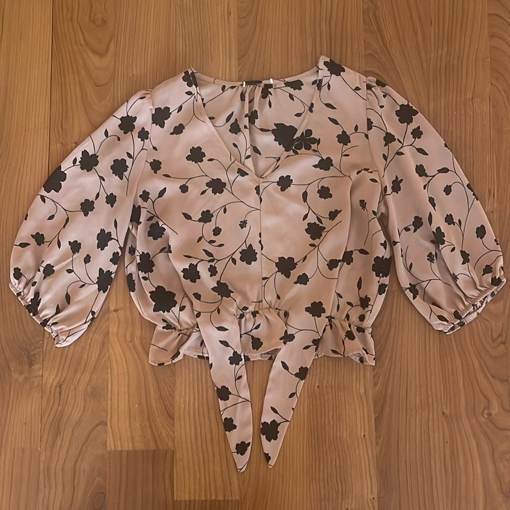 Women’s Cropped Blouse